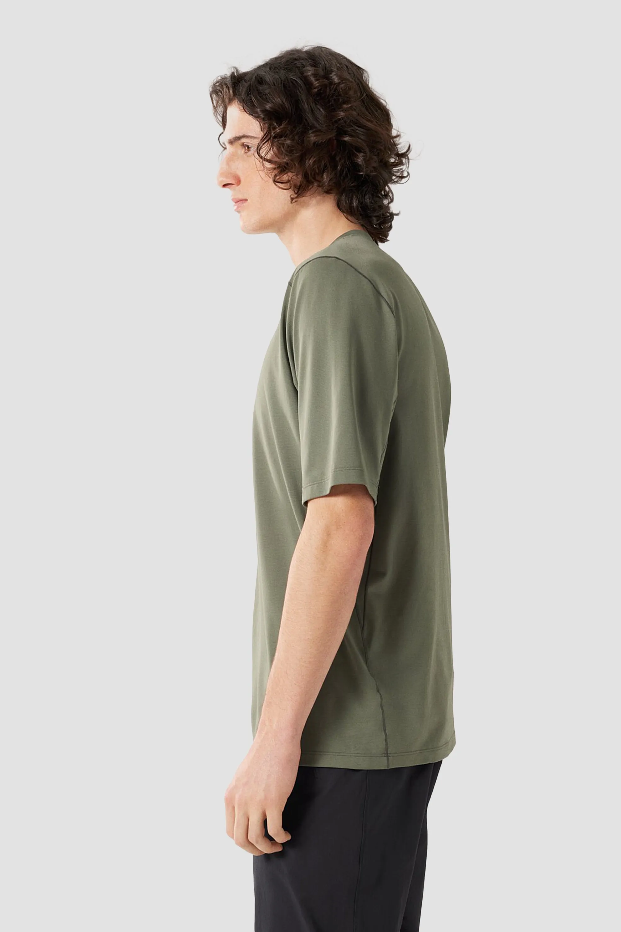 Arc'teryx Men's Cormac Crew Neck SS Shirt in Forage Heather ll