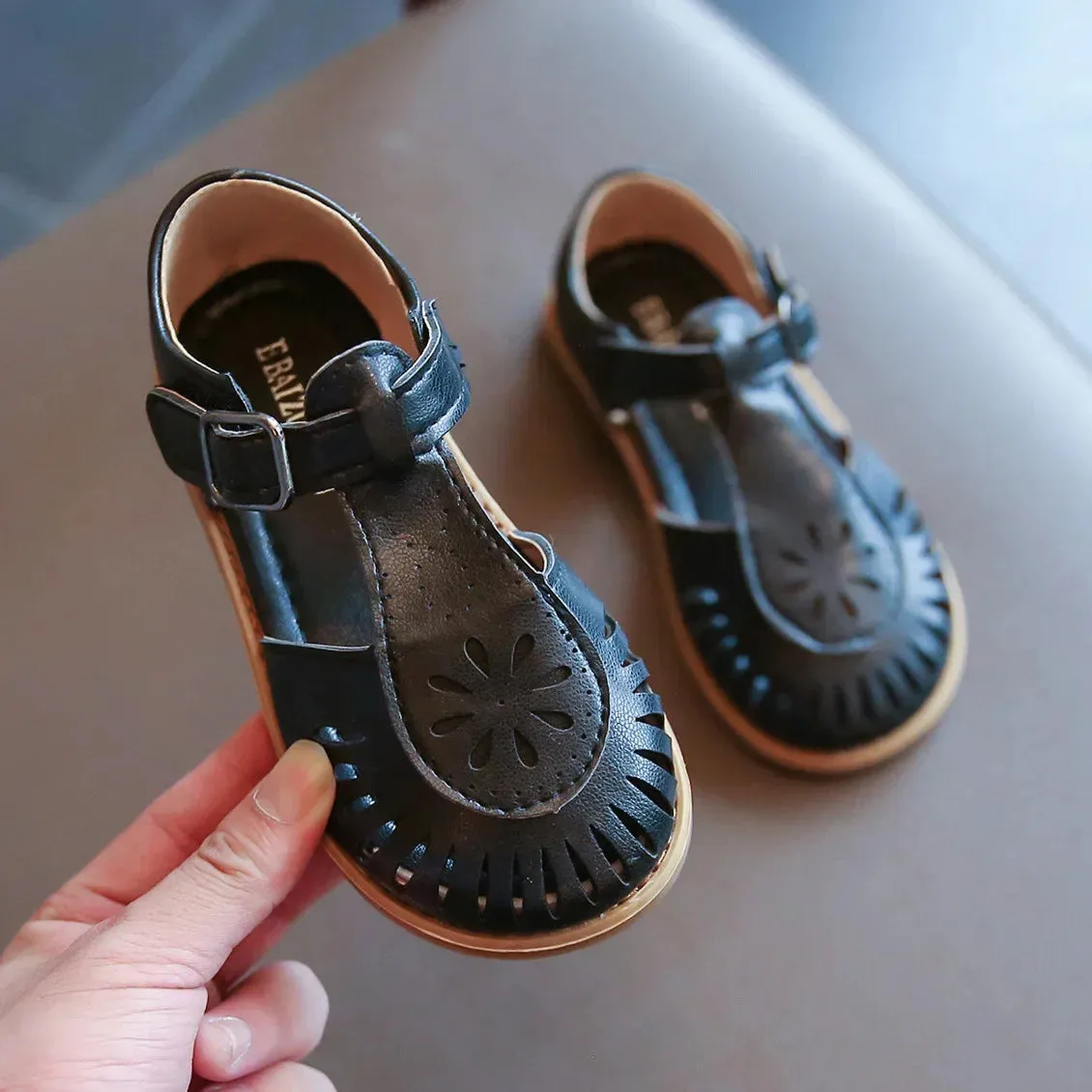 Girls Half Sandals 2024 Spring Summer British Style Children Beach Shoes Cut-outs Kids Flat Shoes Sandals 22-36 Princess Vintage