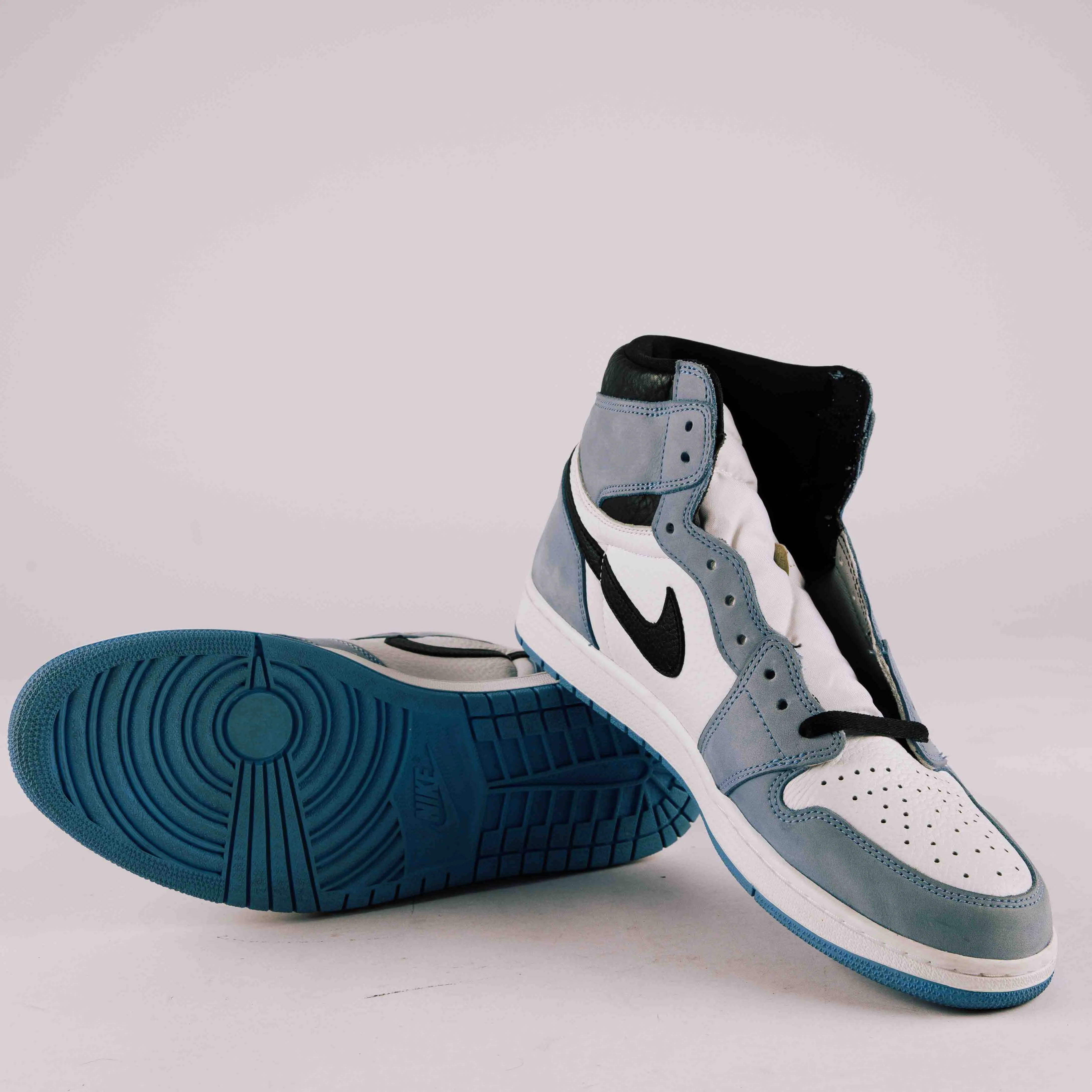 Jordan 1 Retro High White University Blue Black (No Box) - Used - 2046