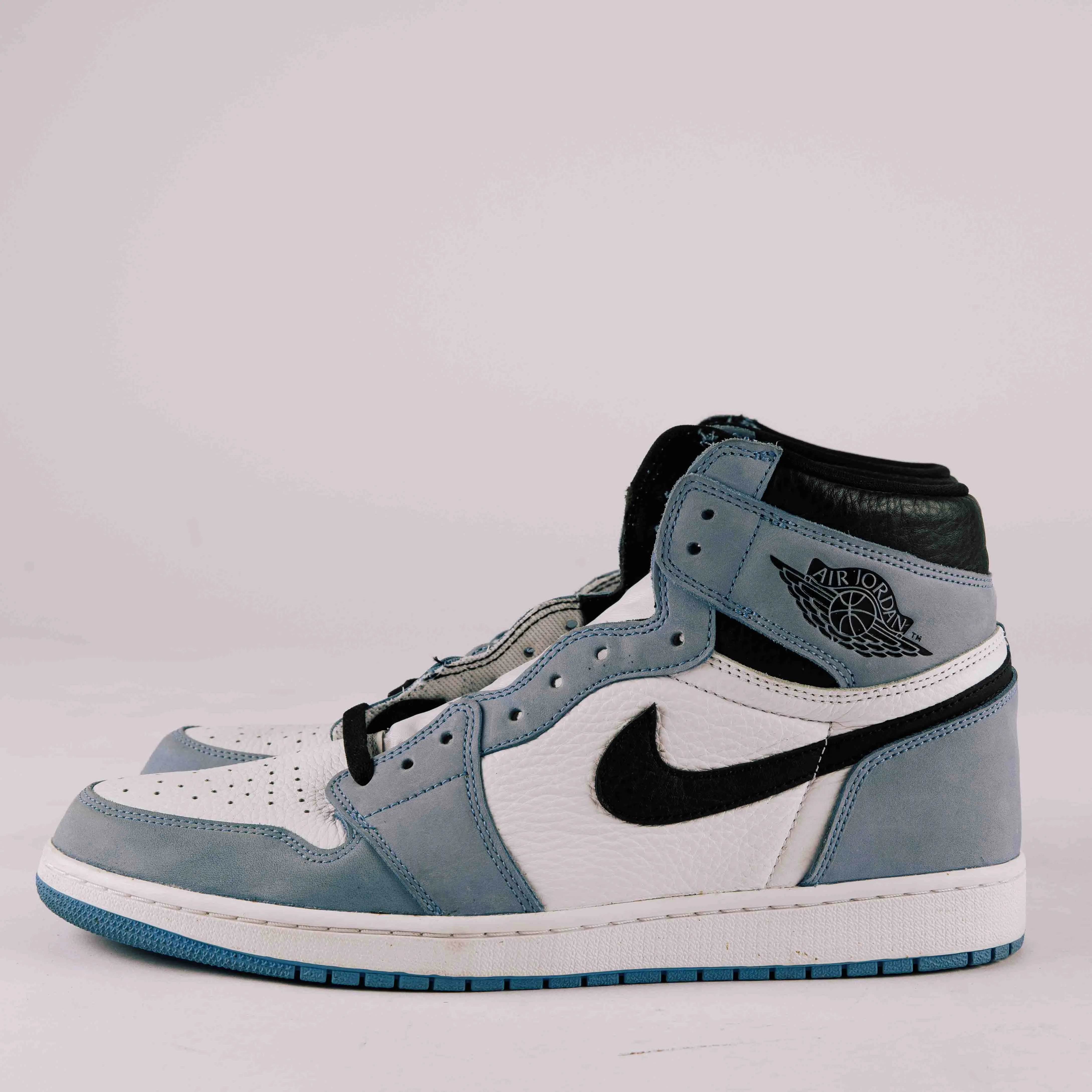 Jordan 1 Retro High White University Blue Black (No Box) - Used - 2046