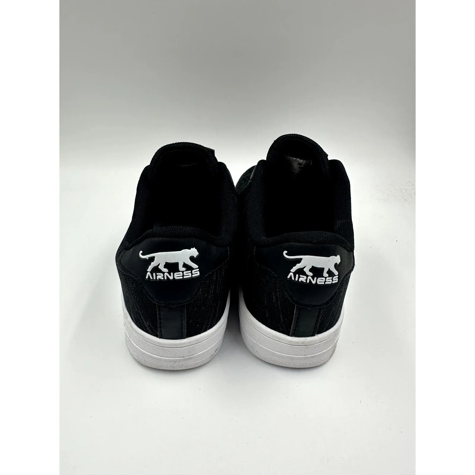 Men's Size 8.5, Black Knit Low Top Casual Sneakers with a White Sole