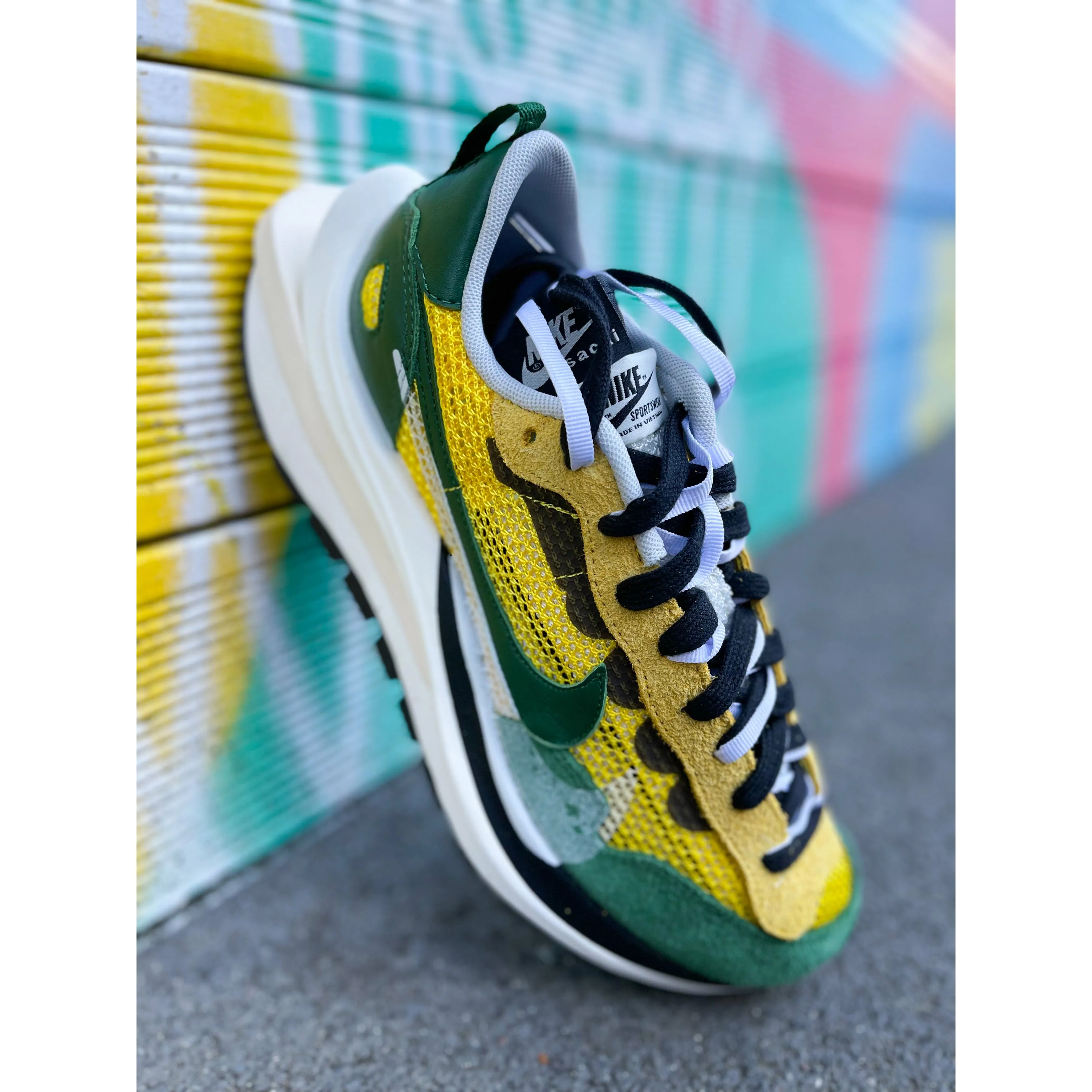 Nike Vaporwaffle sacai Tour Yellow Stadium Green